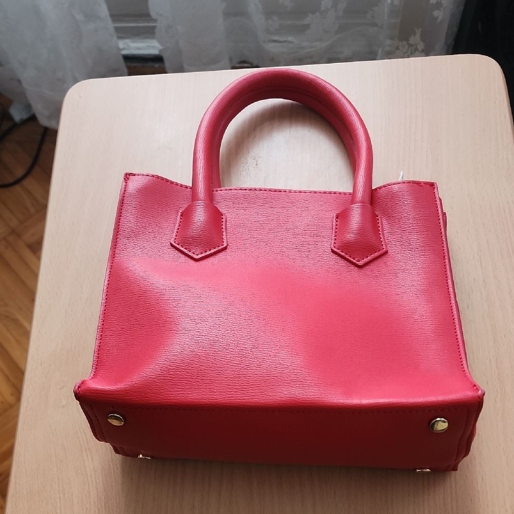 Forever 21 Vibrant Red Tote Bag. New Without Tag - Picture 3 of 8
